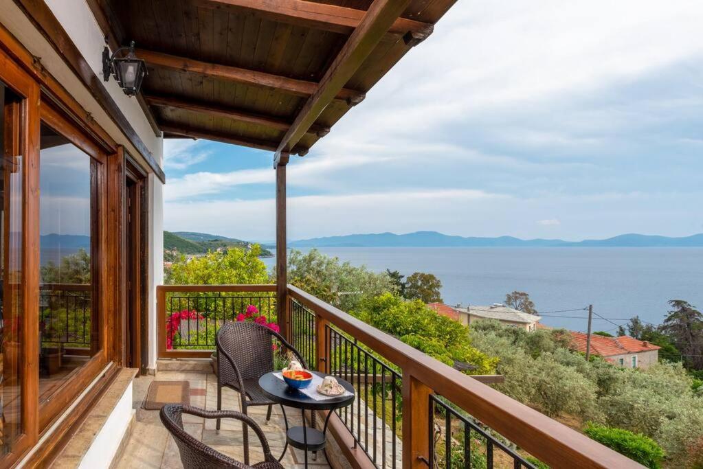 Seaside House With View Over Pagasitikos Афиссос Экстерьер фото